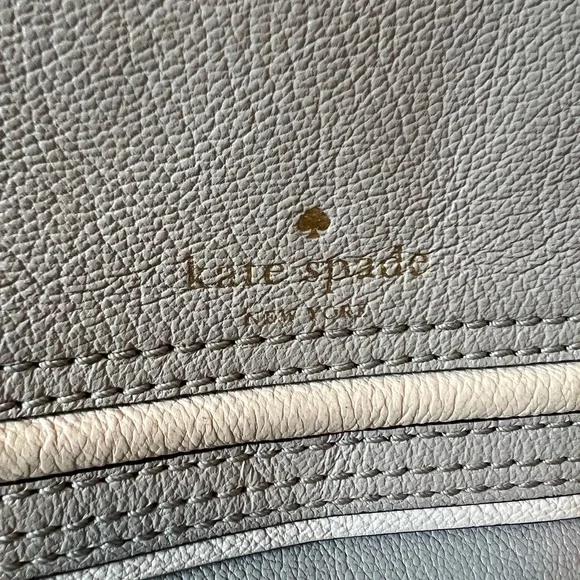 ⭐️ LOW START ⭐️ Kate Spade Gray Crossbody Bag with Flap Closure - Picture 2 of 15